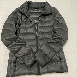 UNIQLO ultra light jacket